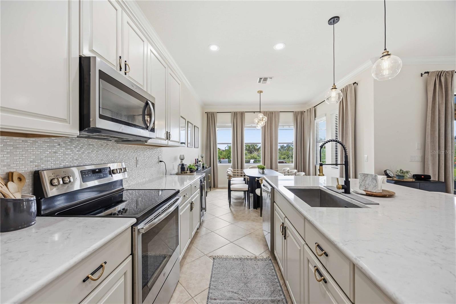 Image 17 of 78 For 10485 Crooked Creek Drive