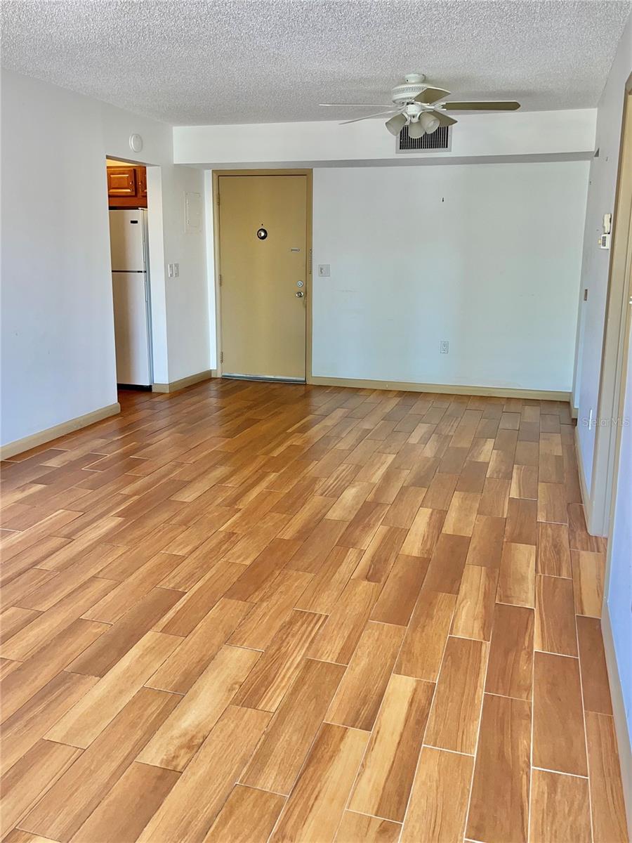 Image 12 of 59 For 519 Albee Farm Road 303