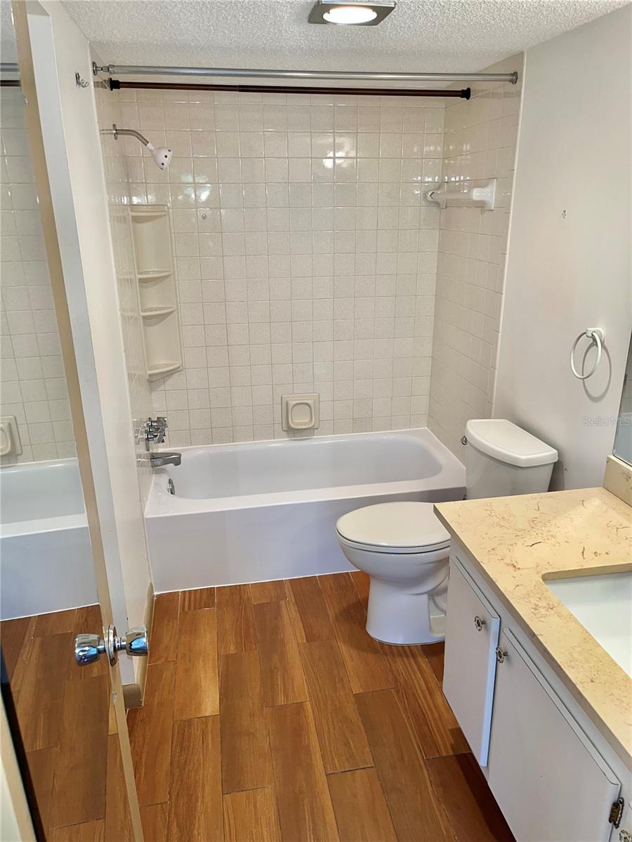 Image 21 of 59 For 519 Albee Farm Road 303