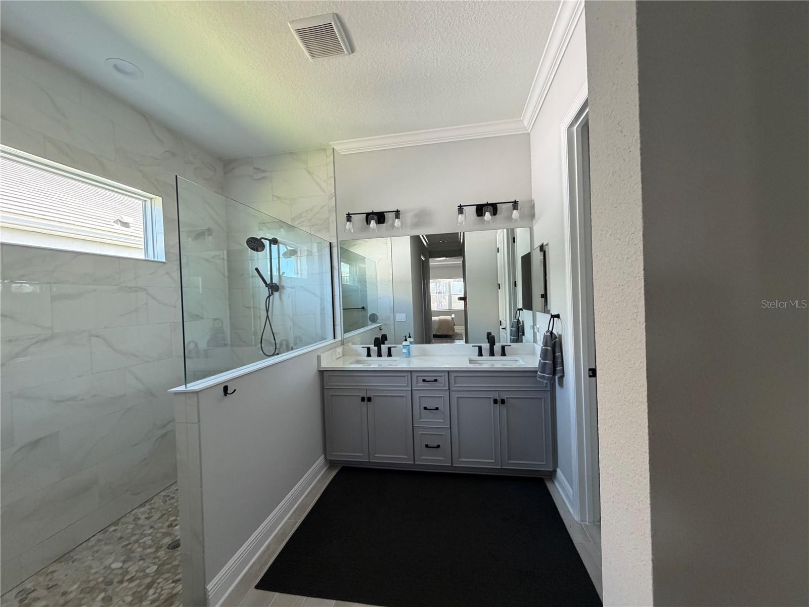 Image 11 of 78 For 18817 Valleta Avenue