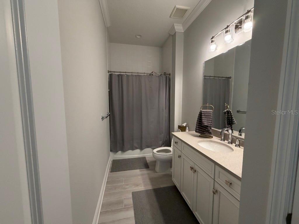 Image 16 of 78 For 18817 Valleta Avenue