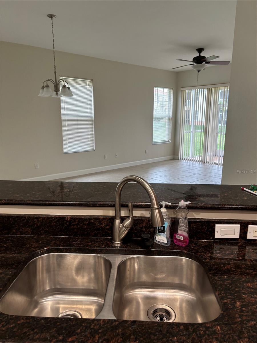 Image 13 of 17 For 240 End Drive 1211