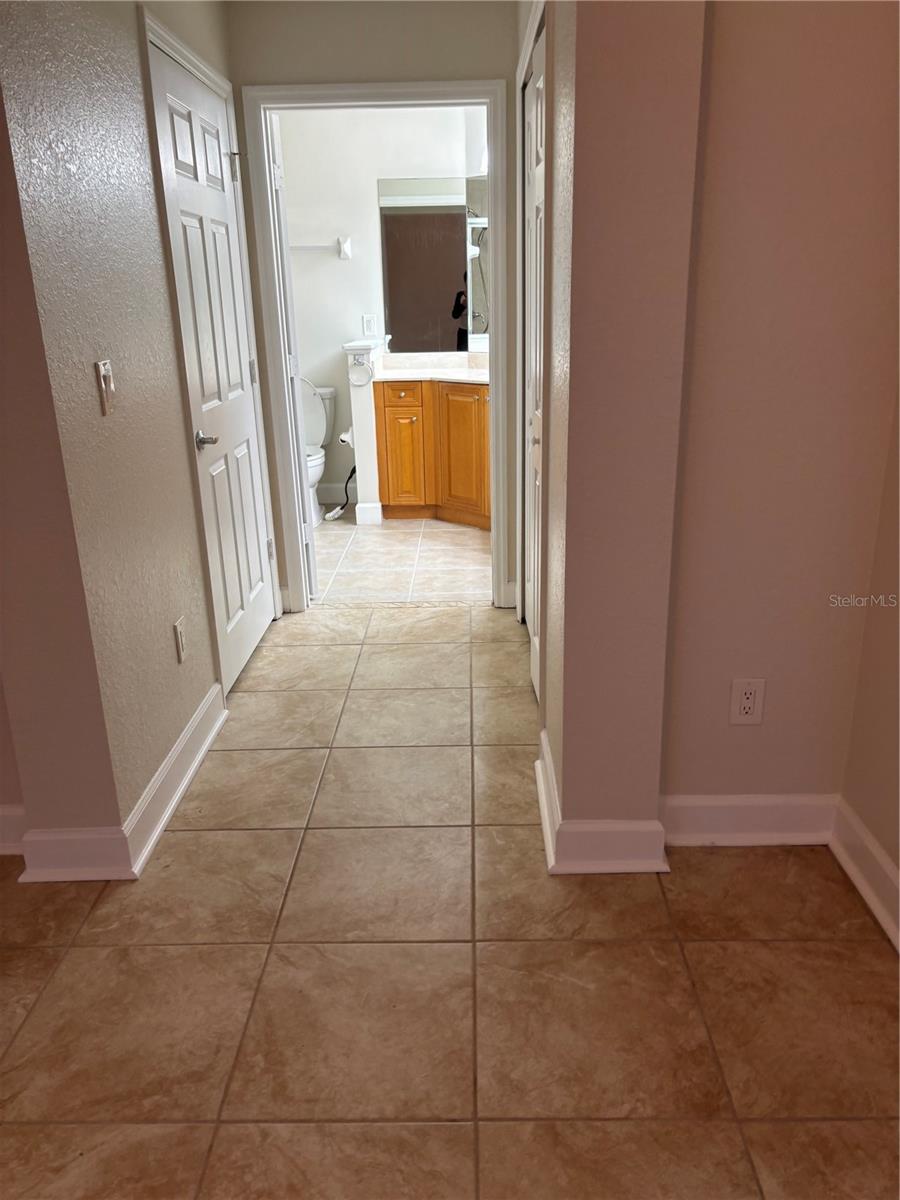 Image 14 of 17 For 240 End Drive 1211