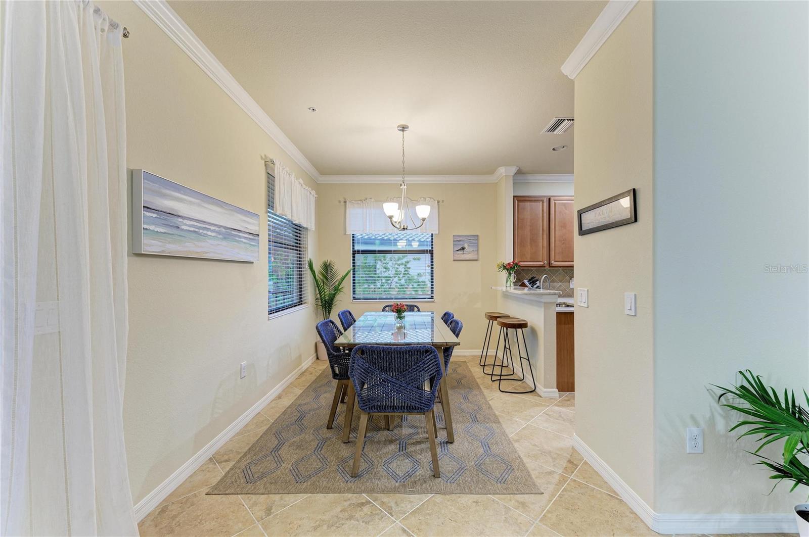 Image 11 of 80 For 20221 Ragazza Circle 202