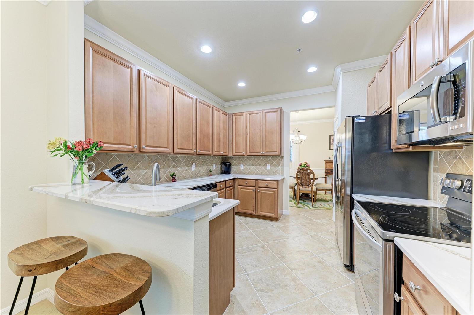 Image 16 of 80 For 20221 Ragazza Circle 202