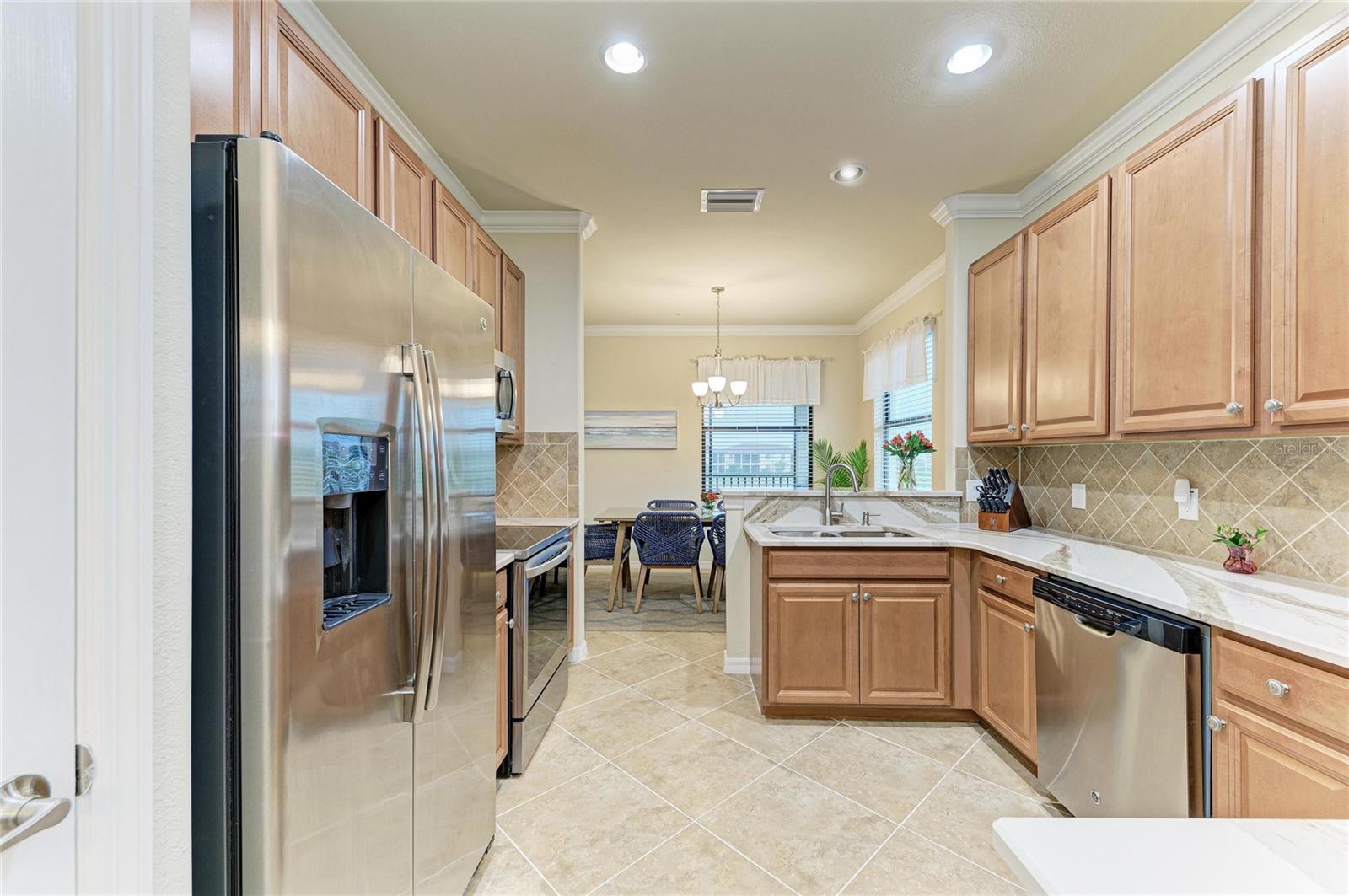 Image 17 of 80 For 20221 Ragazza Circle 202