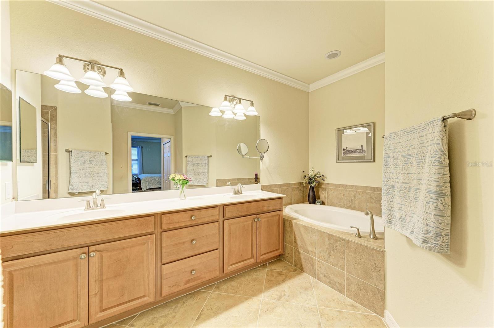 Image 27 of 80 For 20221 Ragazza Circle 202