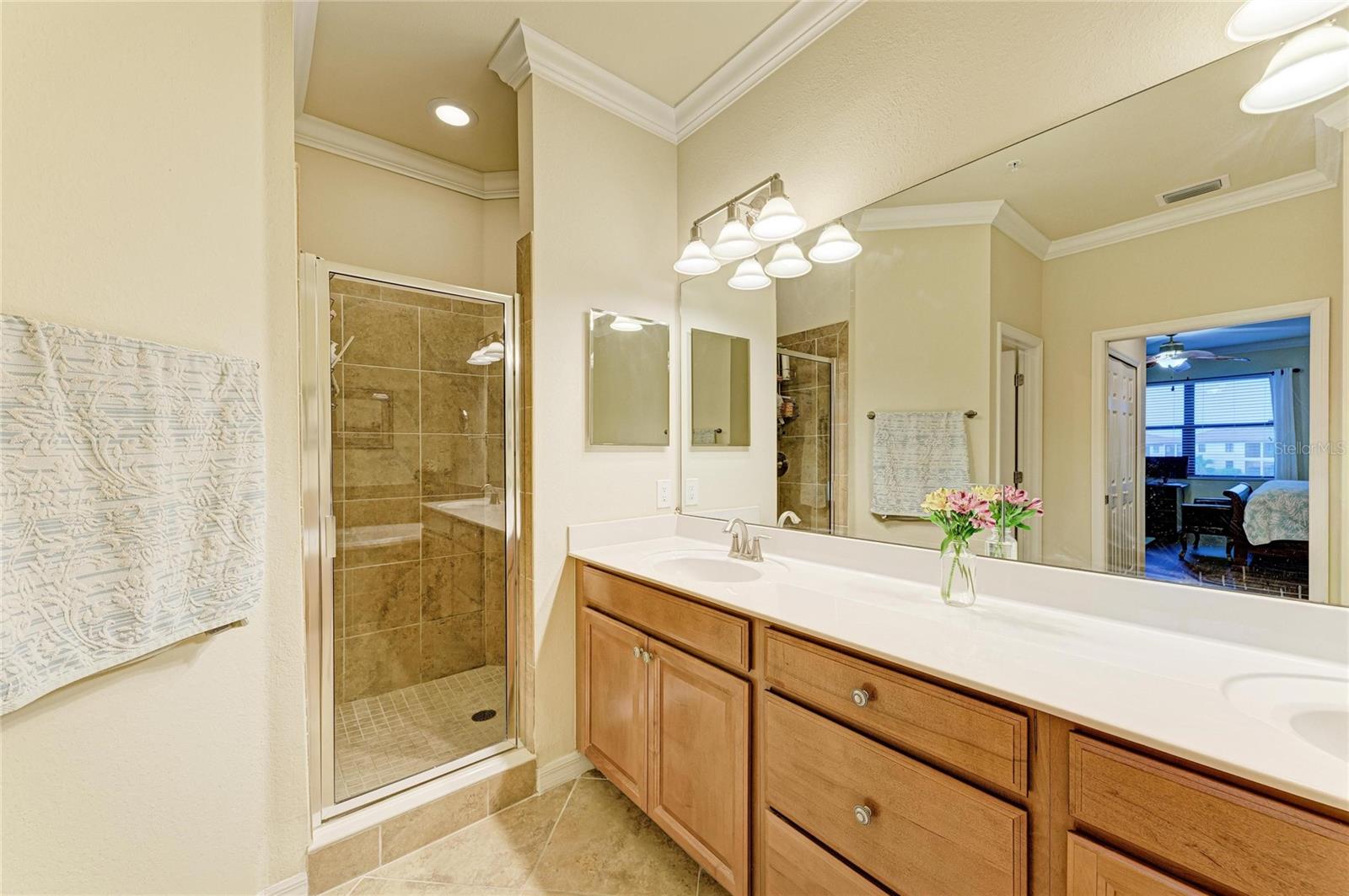 Image 28 of 80 For 20221 Ragazza Circle 202