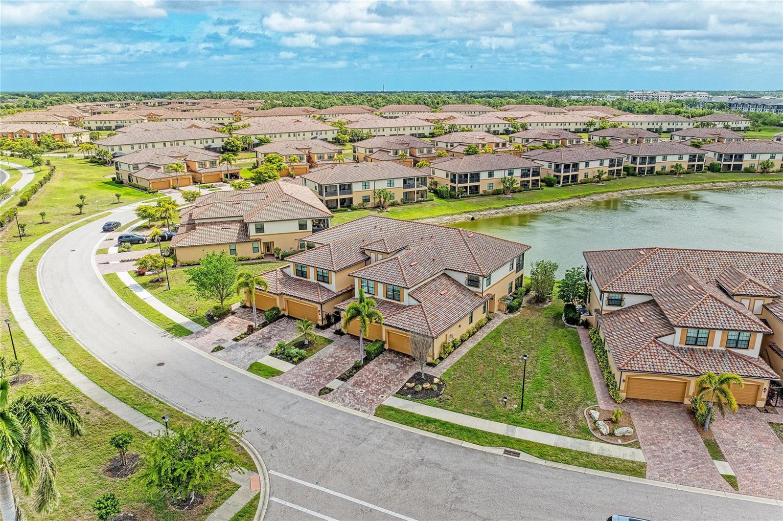 Image 46 of 80 For 20221 Ragazza Circle 202