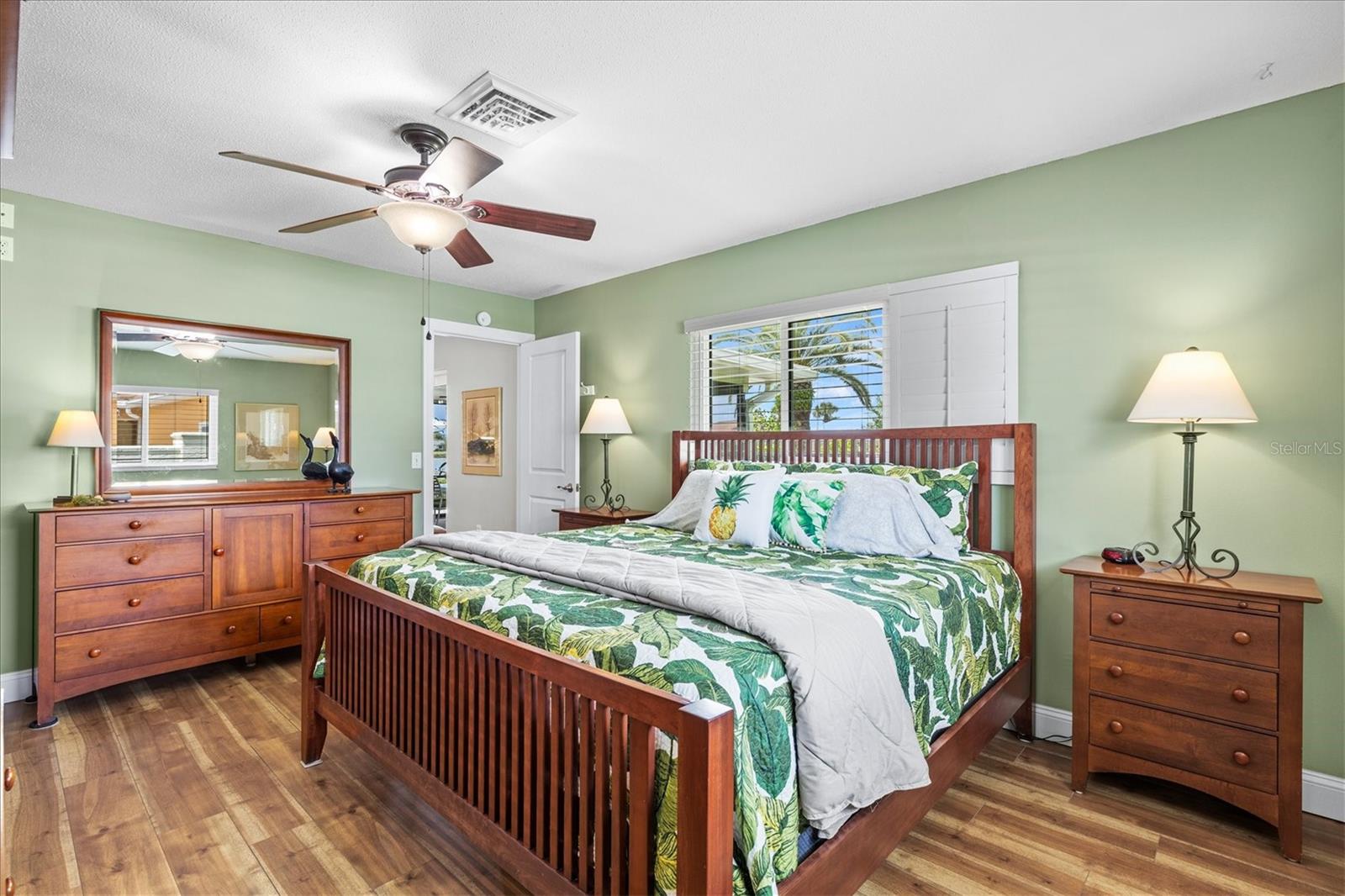 Image 27 of 97 For 1147 Sleepy Hollow Court