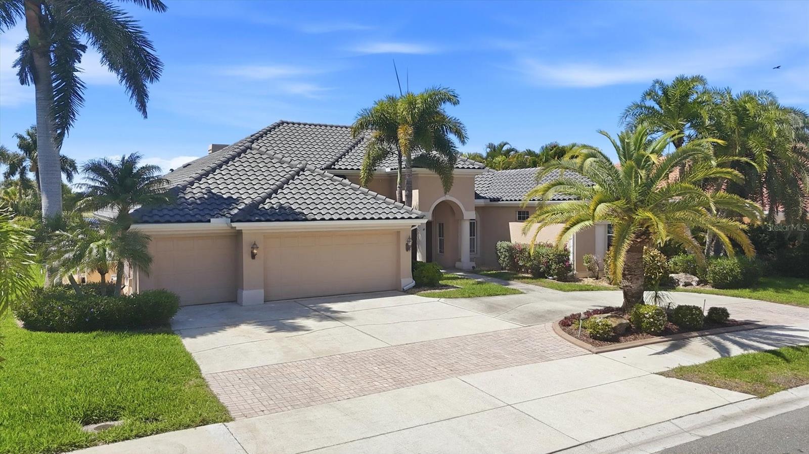 Image 6 of 66 For 3323 Lakeview Lane