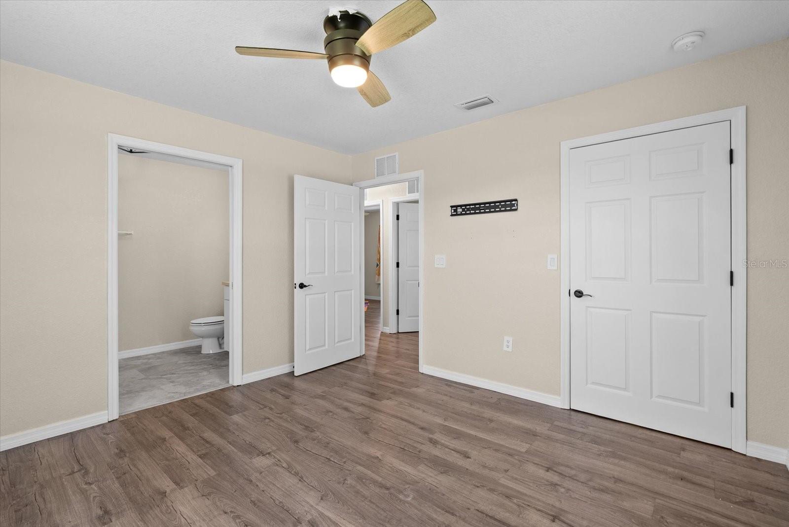 Image 15 of 38 For 2600 Charlene Street