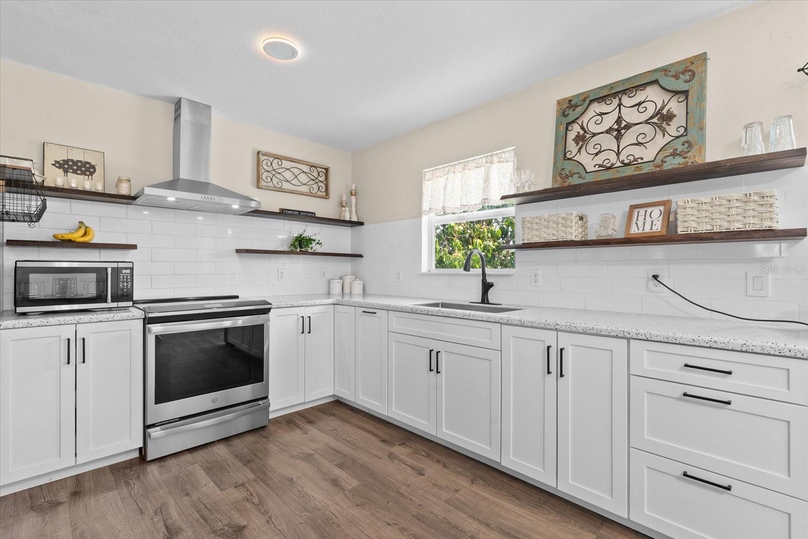 Image 3 of 38 For 2600 Charlene Street