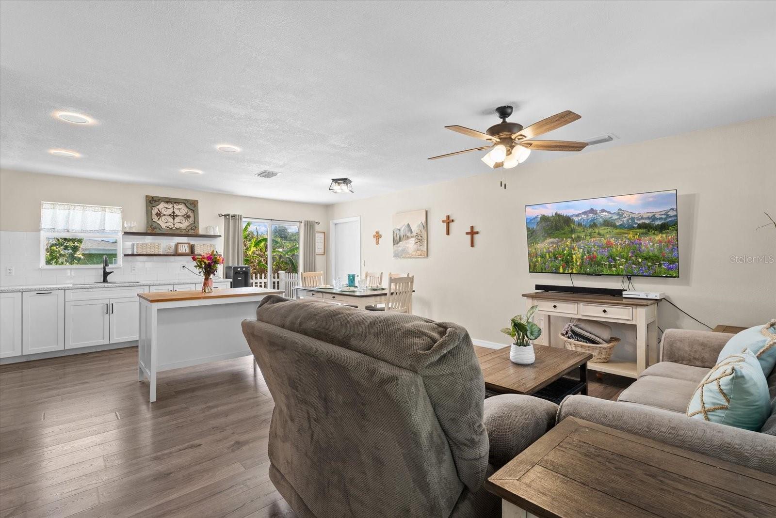 Image 6 of 38 For 2600 Charlene Street