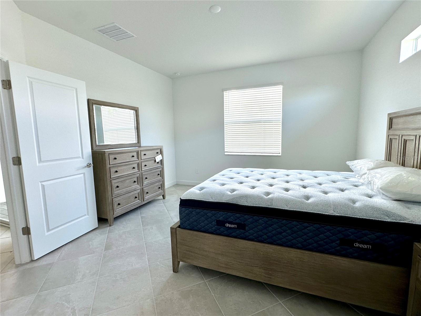 Image 7 of 40 For 8225 Shore Lake Drive