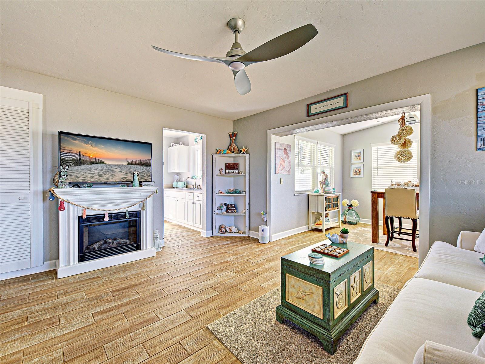 Image 6 of 29 For 8788 Agress Avenue