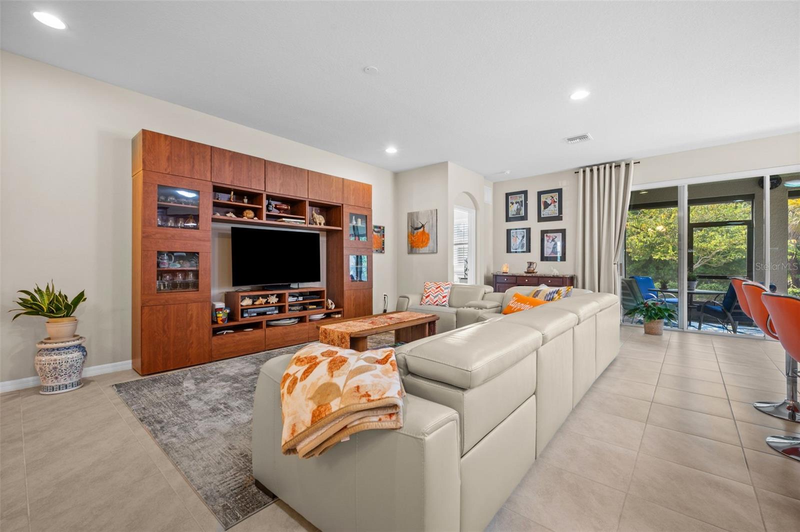 Image 10 of 39 For 2280 Midnight Pearl Drive