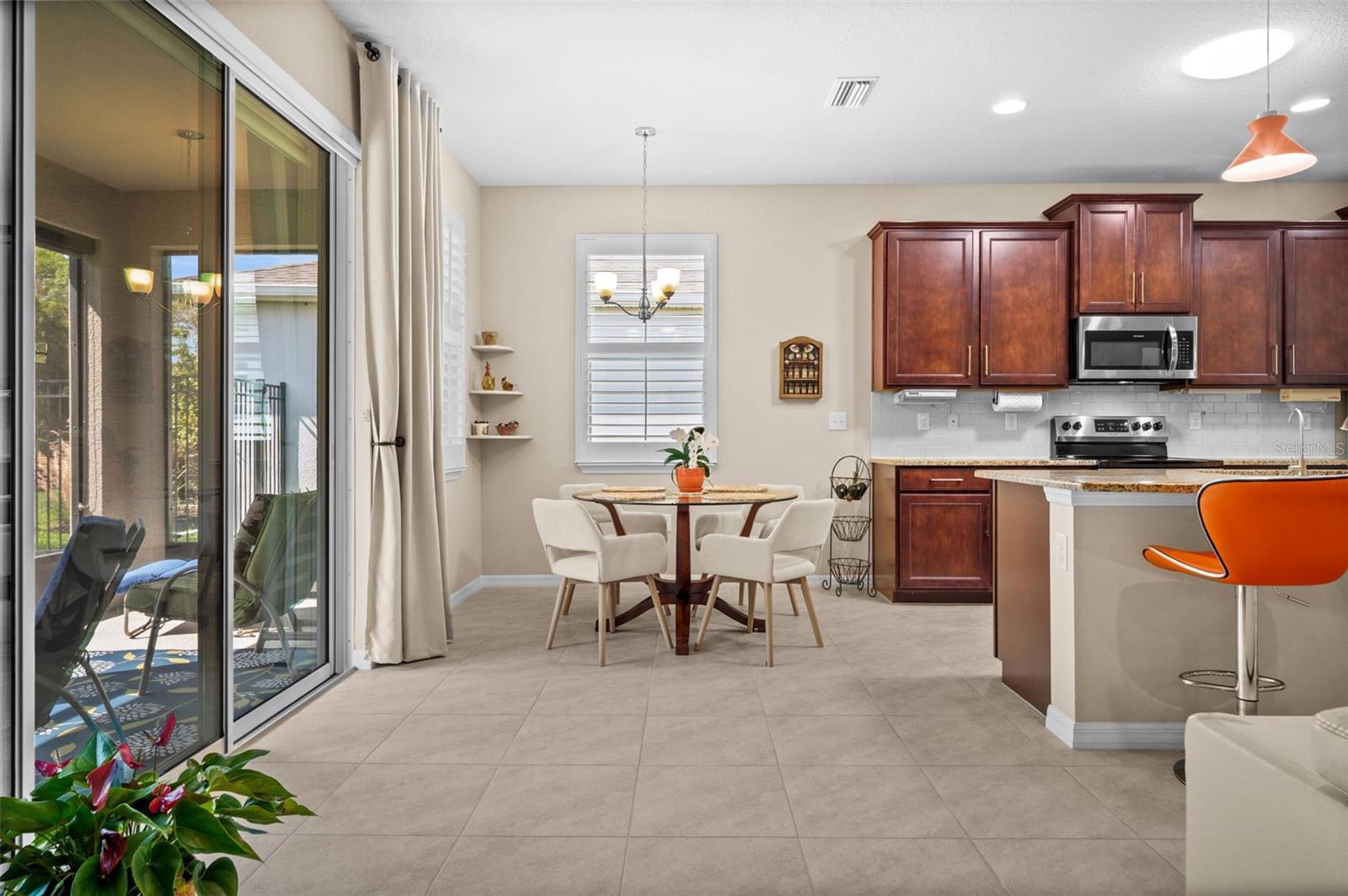 Image 13 of 39 For 2280 Midnight Pearl Drive