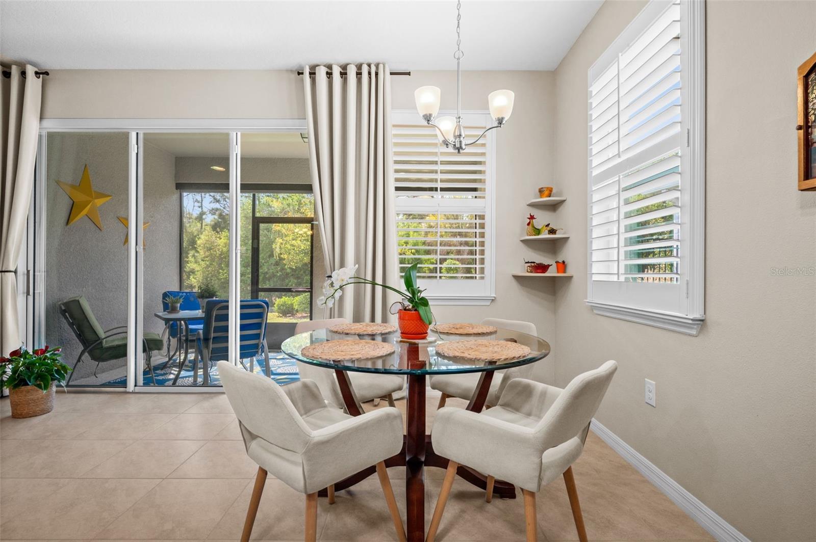 Image 16 of 39 For 2280 Midnight Pearl Drive