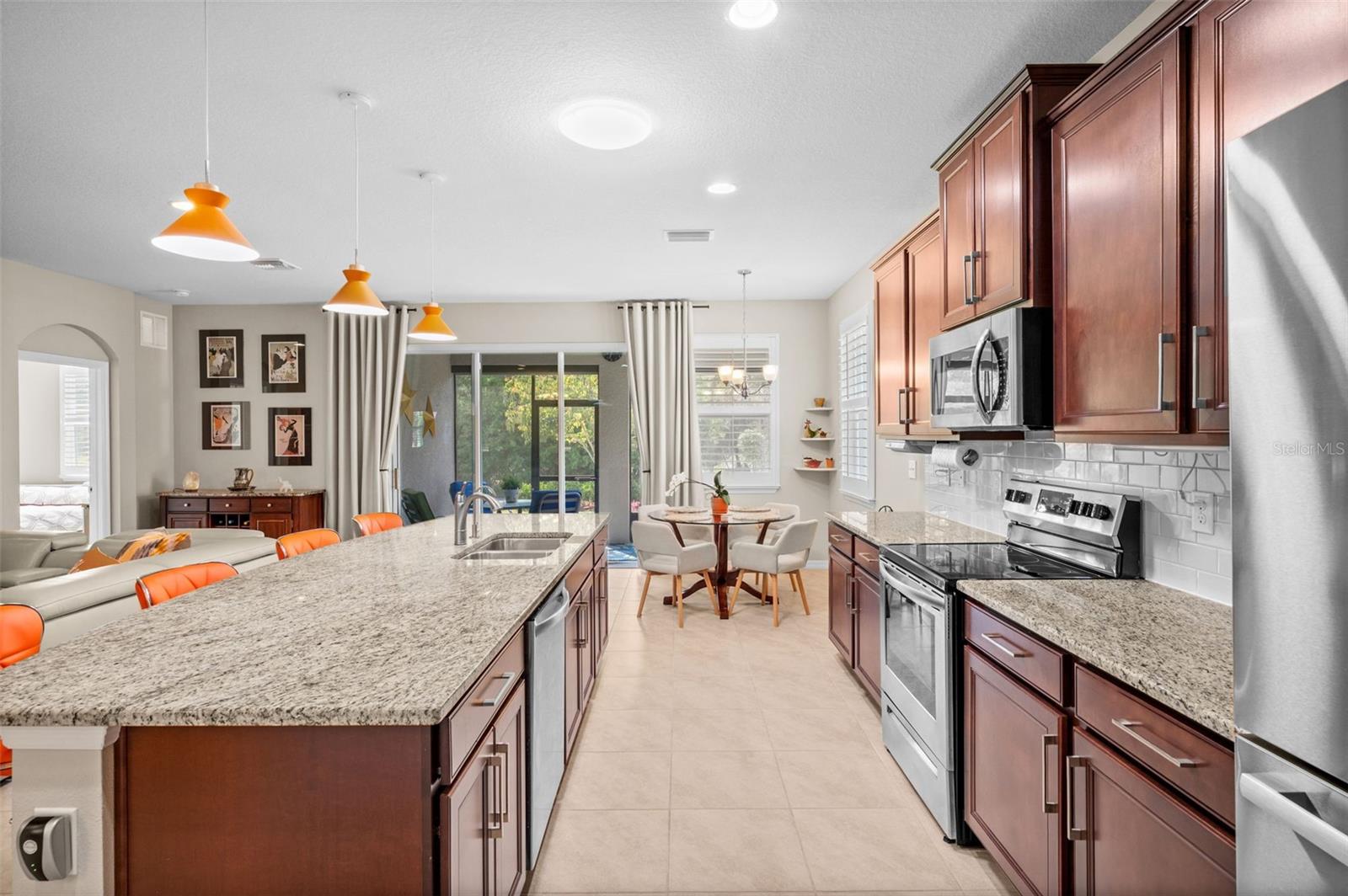 Image 19 of 39 For 2280 Midnight Pearl Drive