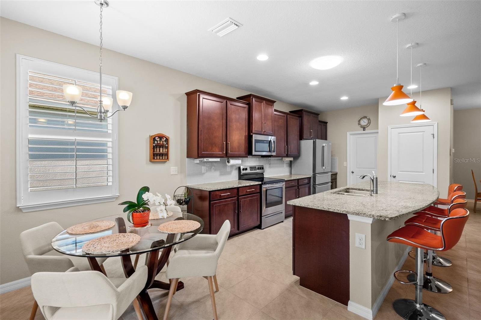 Image 21 of 39 For 2280 Midnight Pearl Drive