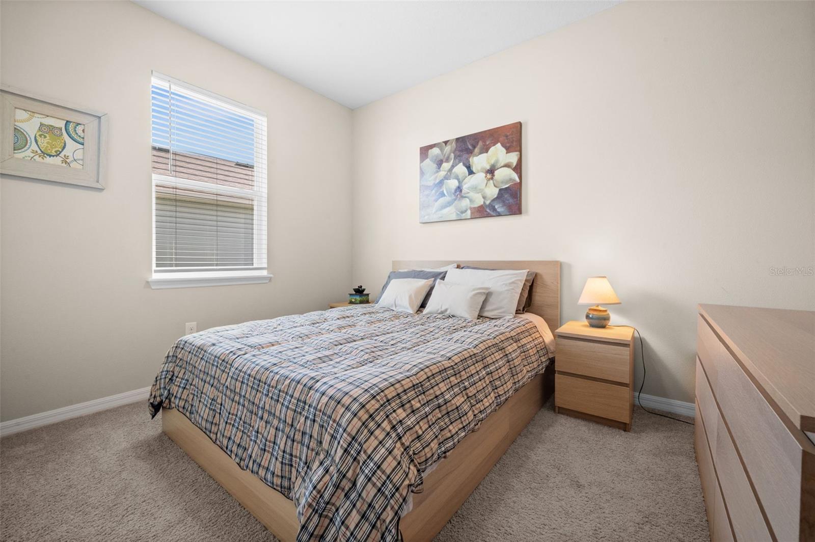 Image 25 of 39 For 2280 Midnight Pearl Drive