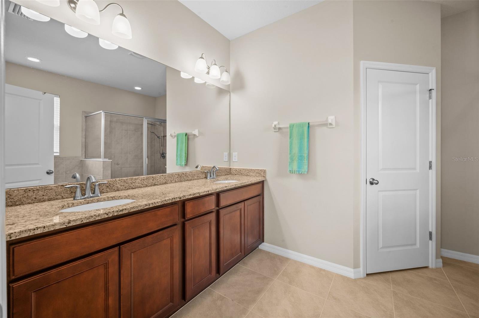 Image 31 of 39 For 2280 Midnight Pearl Drive