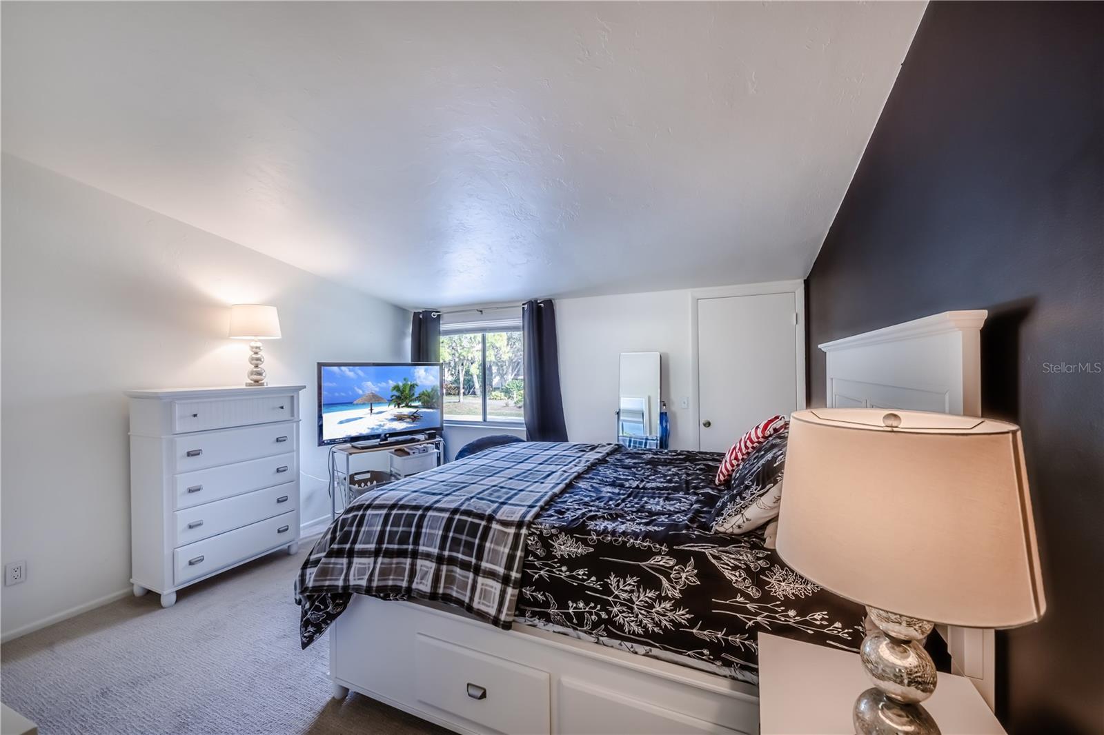 Image 16 of 30 For 722 White Pine Tree Road 82