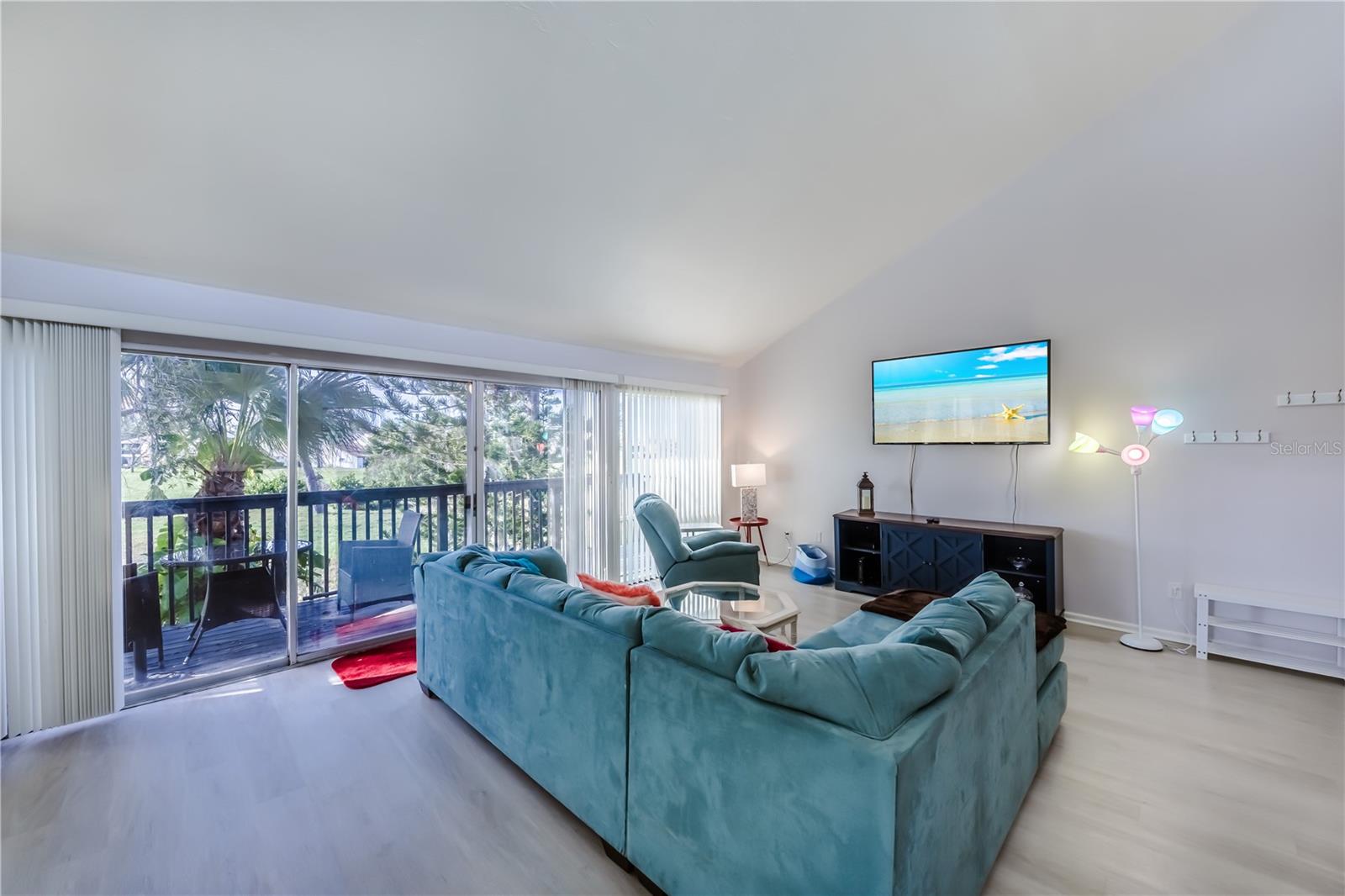 Image 4 of 30 For 722 White Pine Tree Road 82