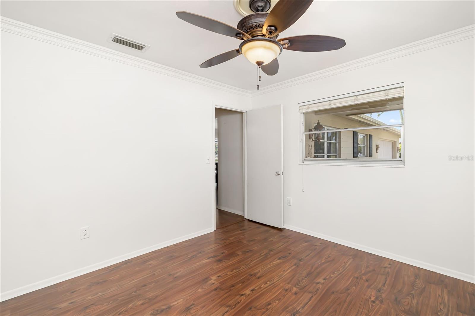 Image 17 of 43 For 3136 Gulf Gate Drive