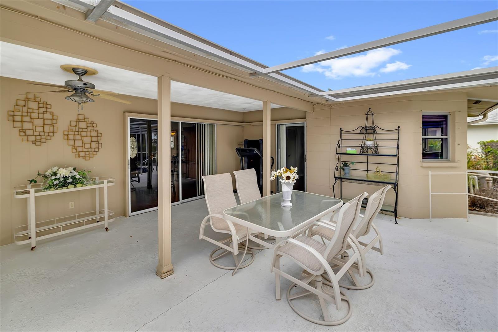 Image 25 of 43 For 3136 Gulf Gate Drive