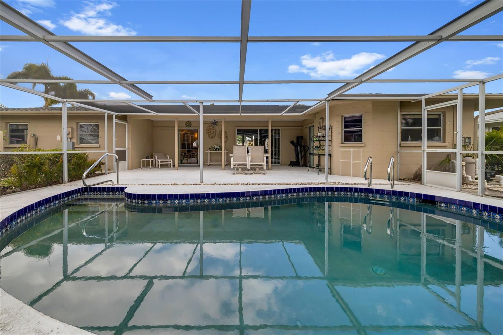 Image 28 of 43 For 3136 Gulf Gate Drive