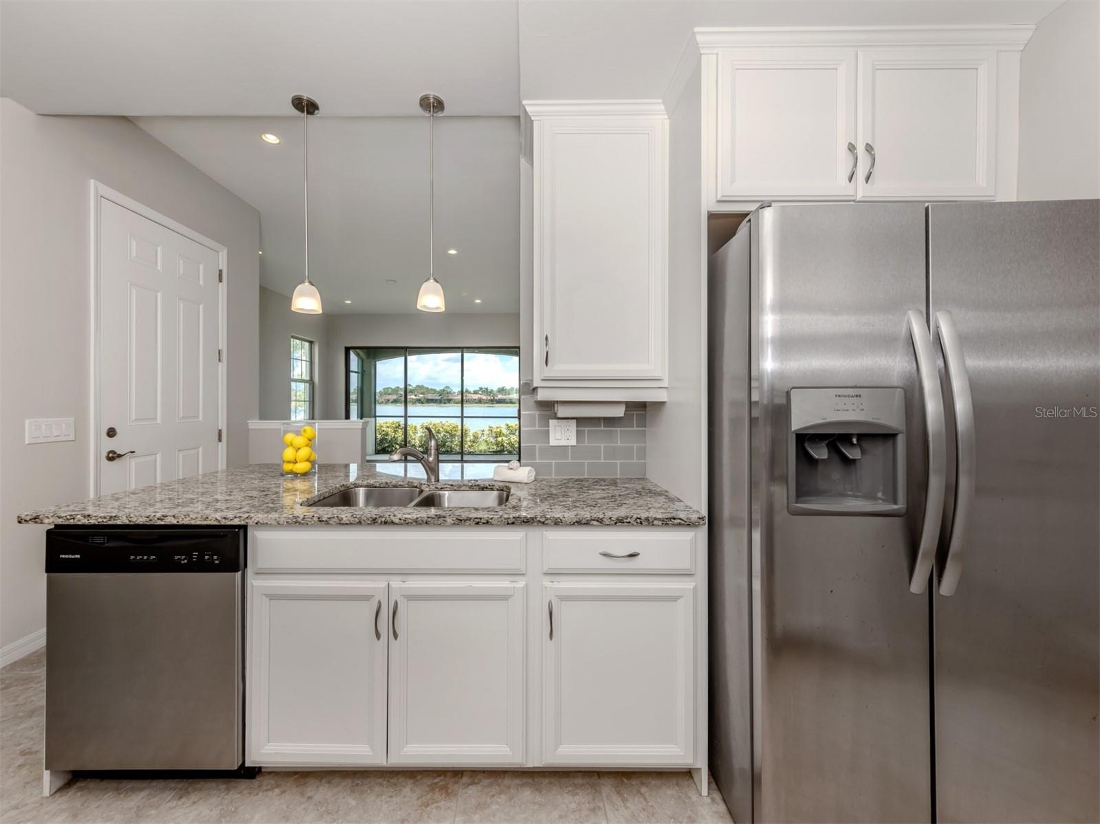 Image 11 of 72 For 110 Porta Vecchio Bend 101