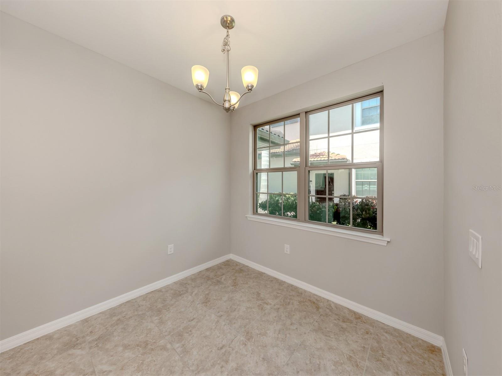 Image 14 of 72 For 110 Porta Vecchio Bend 101