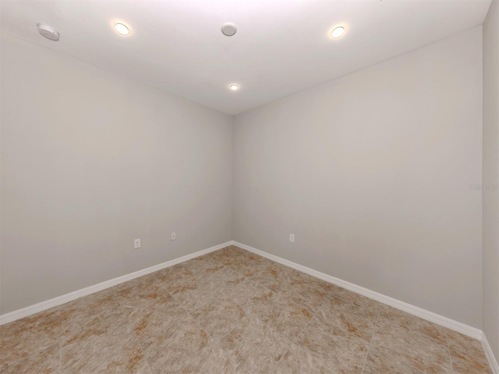 Image 19 of 72 For 110 Porta Vecchio Bend 101