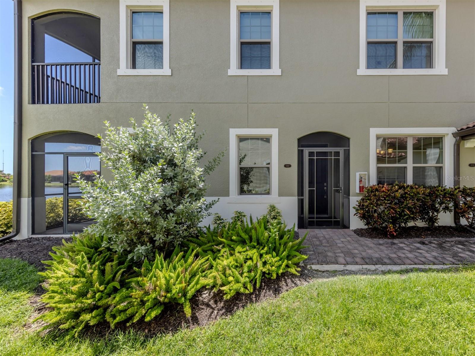 Image 3 of 72 For 110 Porta Vecchio Bend 101