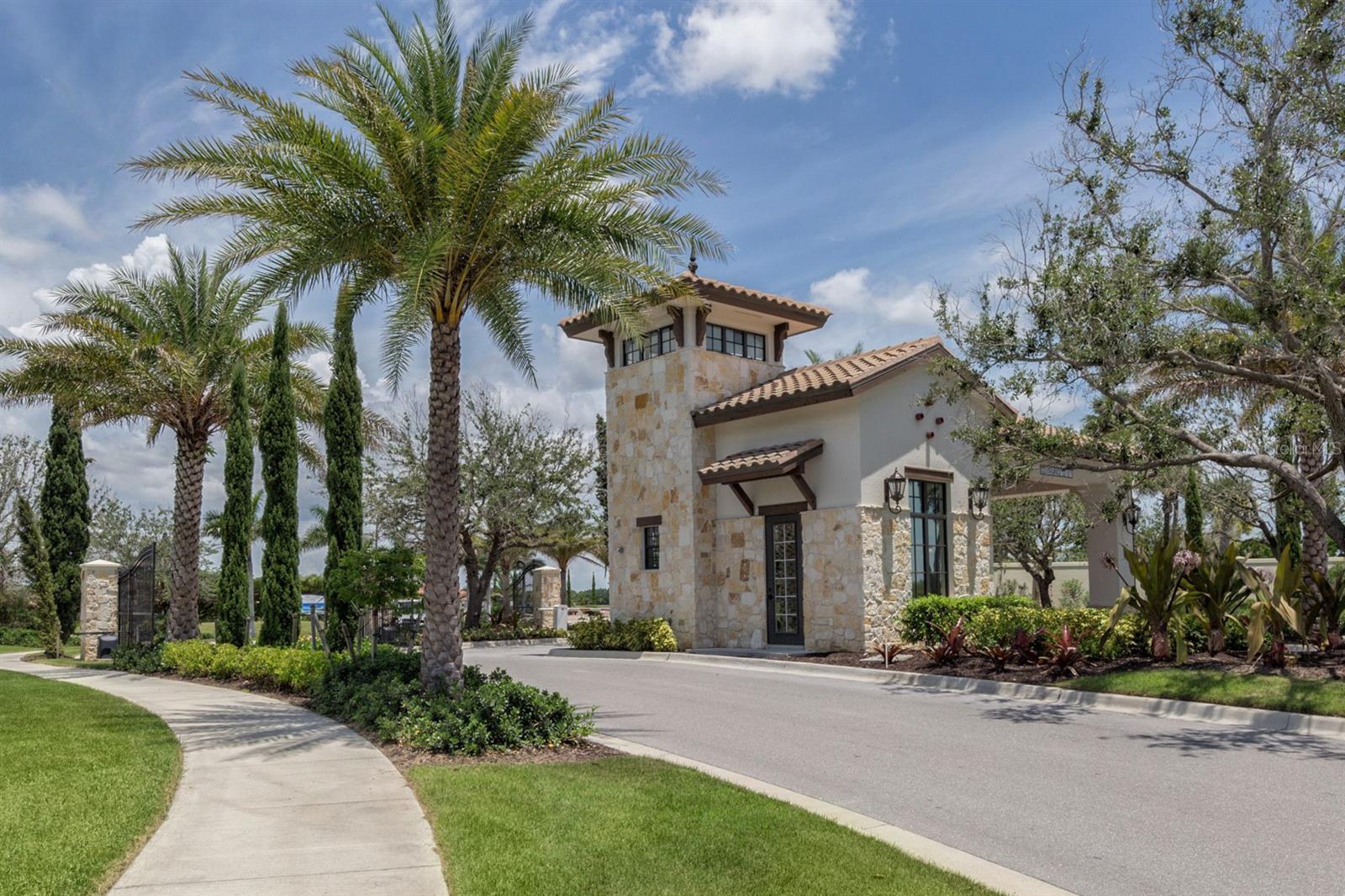 Image 38 of 72 For 110 Porta Vecchio Bend 101