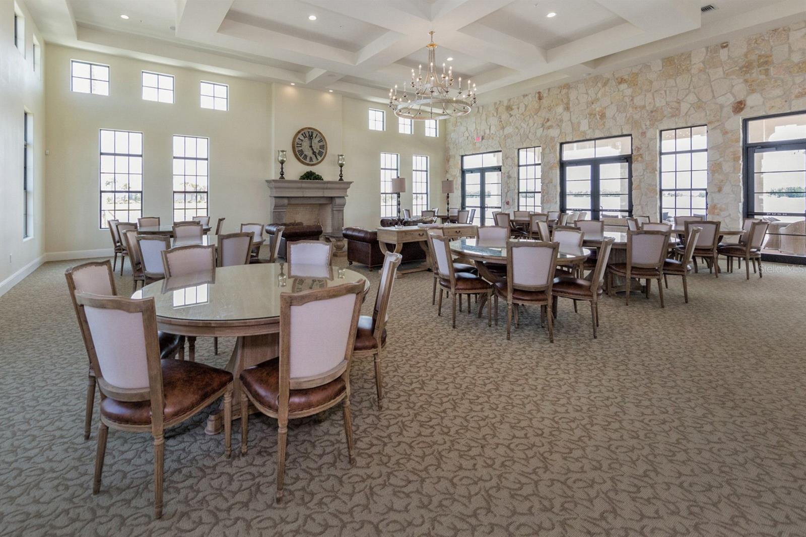 Image 46 of 72 For 110 Porta Vecchio Bend 101