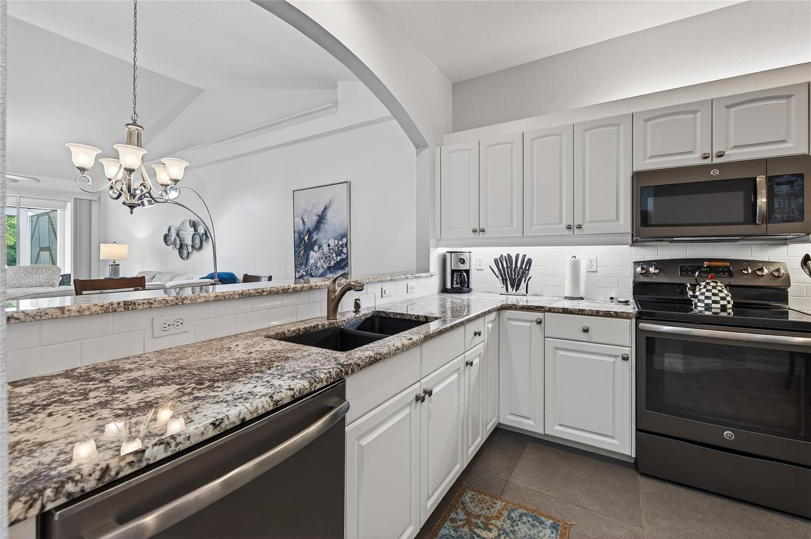 Image 12 of 54 For 903 Tartan Drive 26