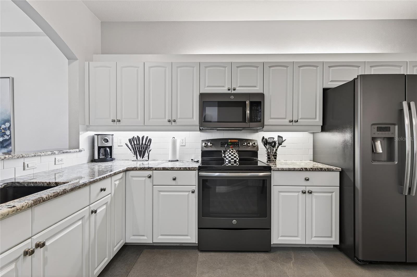 Image 13 of 54 For 903 Tartan Drive 26