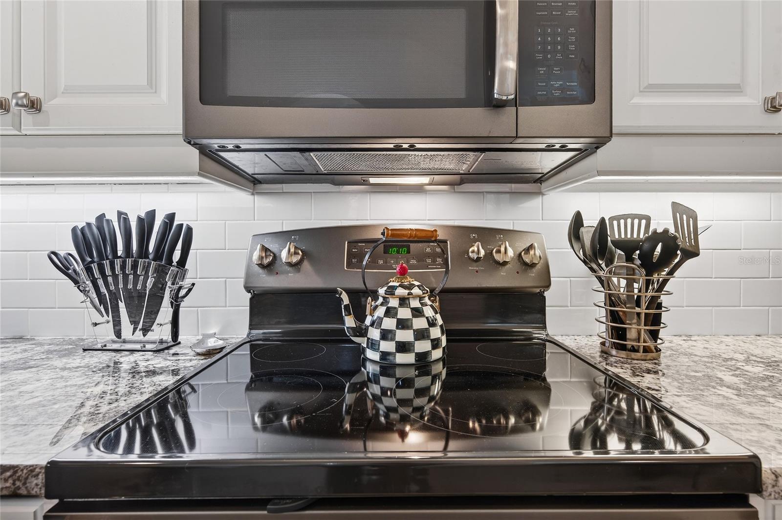 Image 14 of 54 For 903 Tartan Drive 26