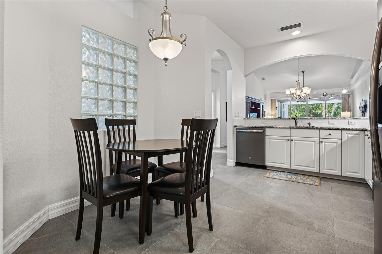 Image 18 of 54 For 903 Tartan Drive 26