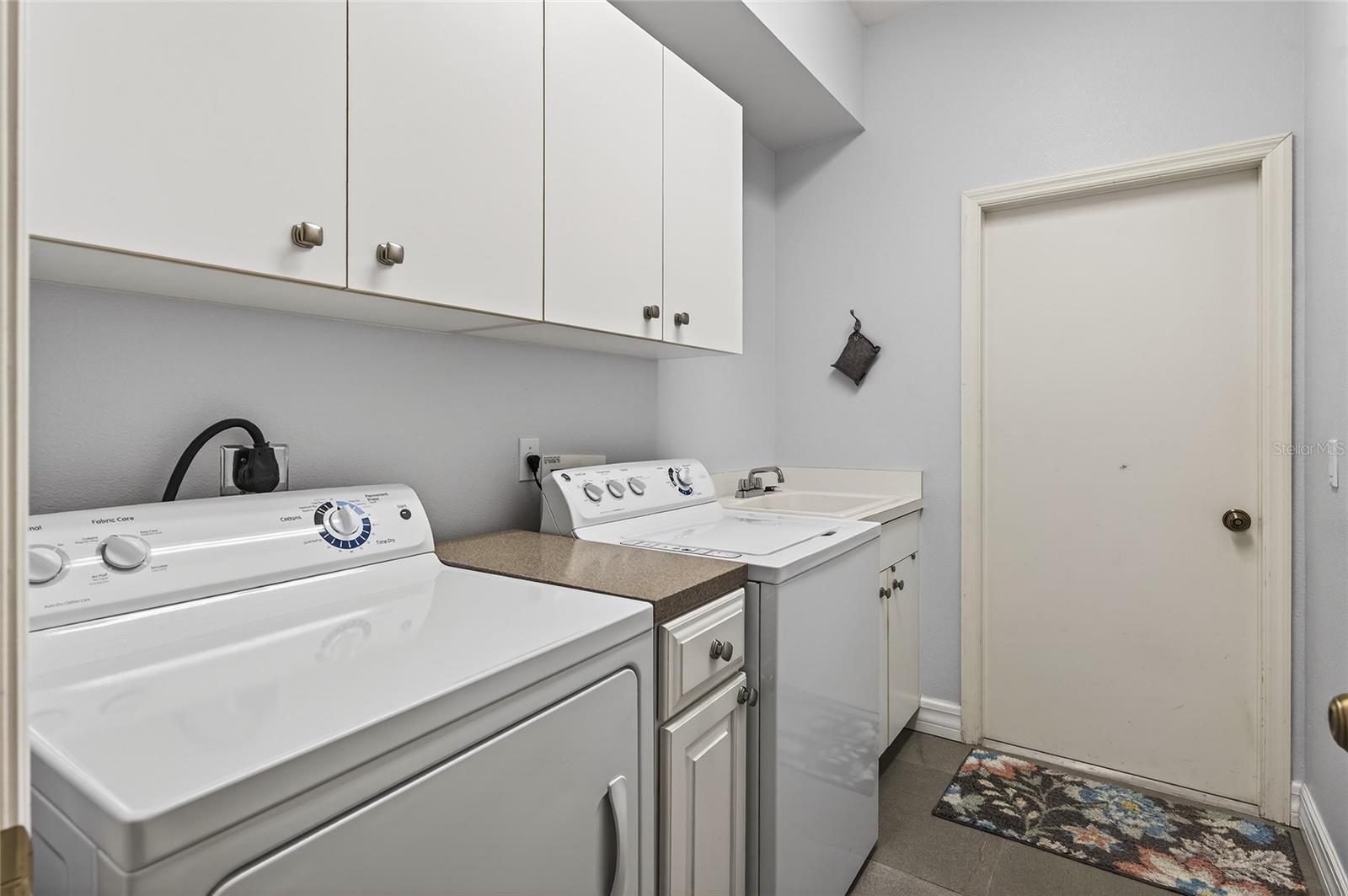 Image 19 of 54 For 903 Tartan Drive 26