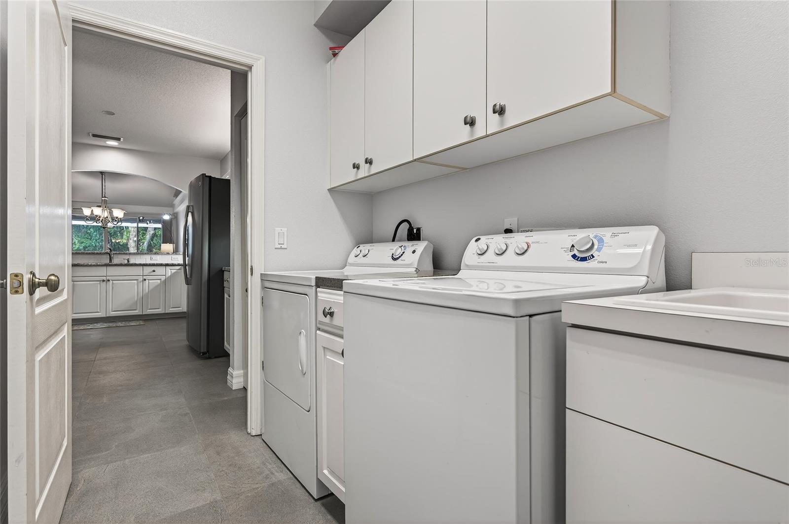 Image 20 of 54 For 903 Tartan Drive 26