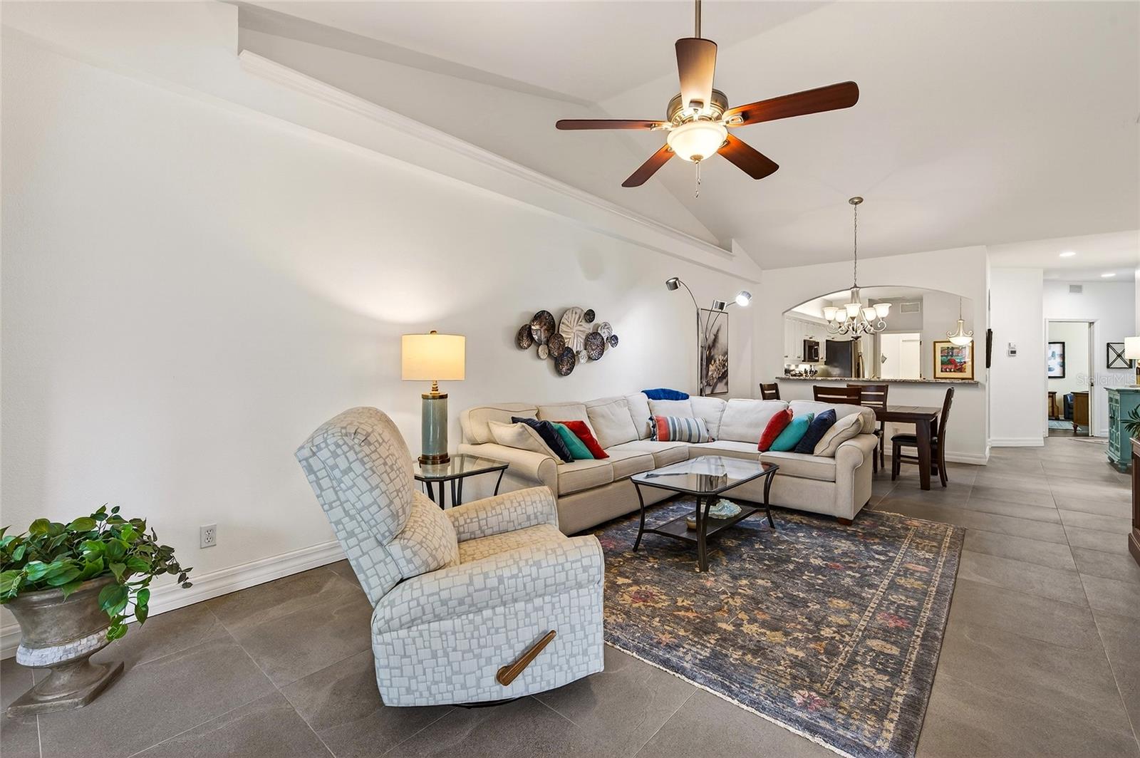 Image 28 of 54 For 903 Tartan Drive 26