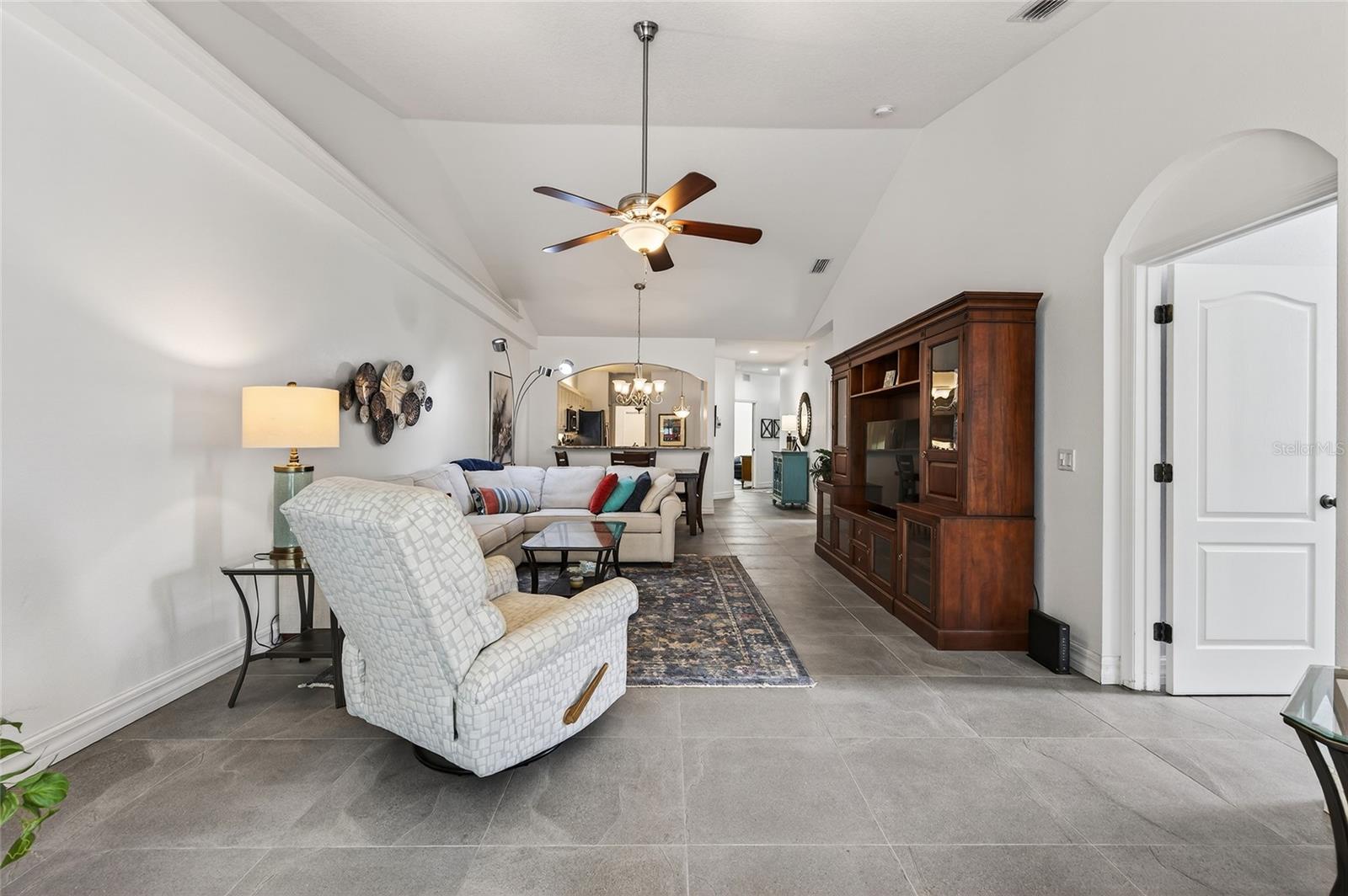 Image 30 of 54 For 903 Tartan Drive 26