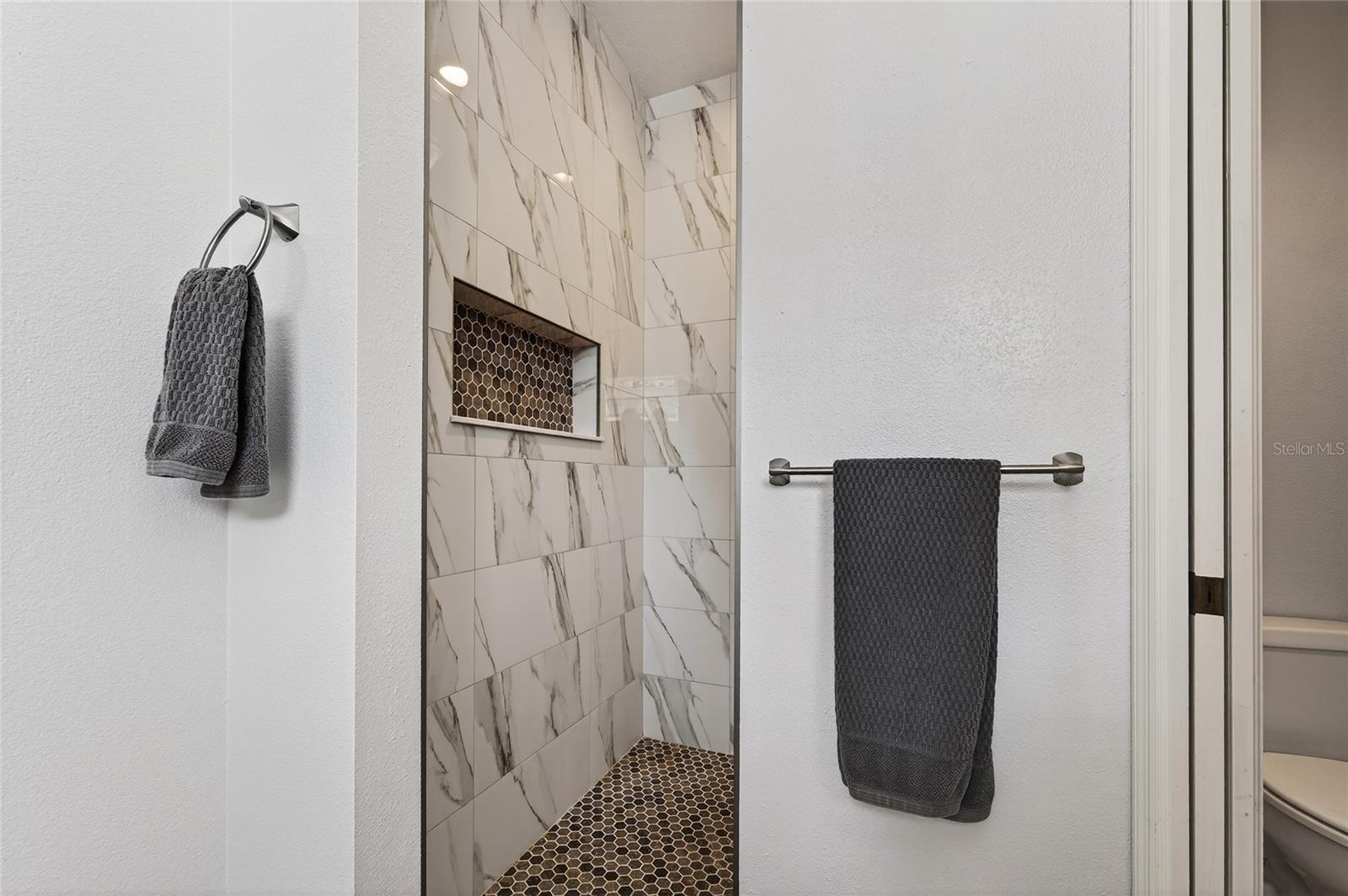 Image 47 of 54 For 903 Tartan Drive 26