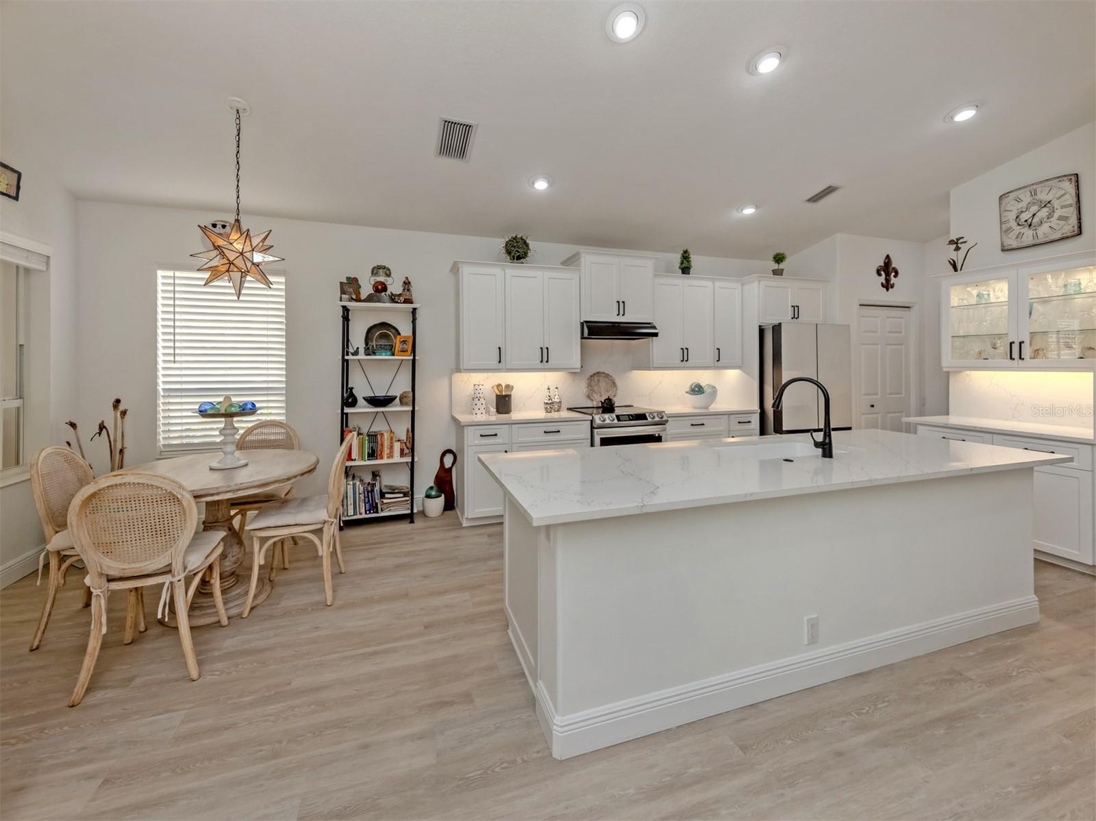 Image 13 of 44 For 404 Pinewood Lake Drive