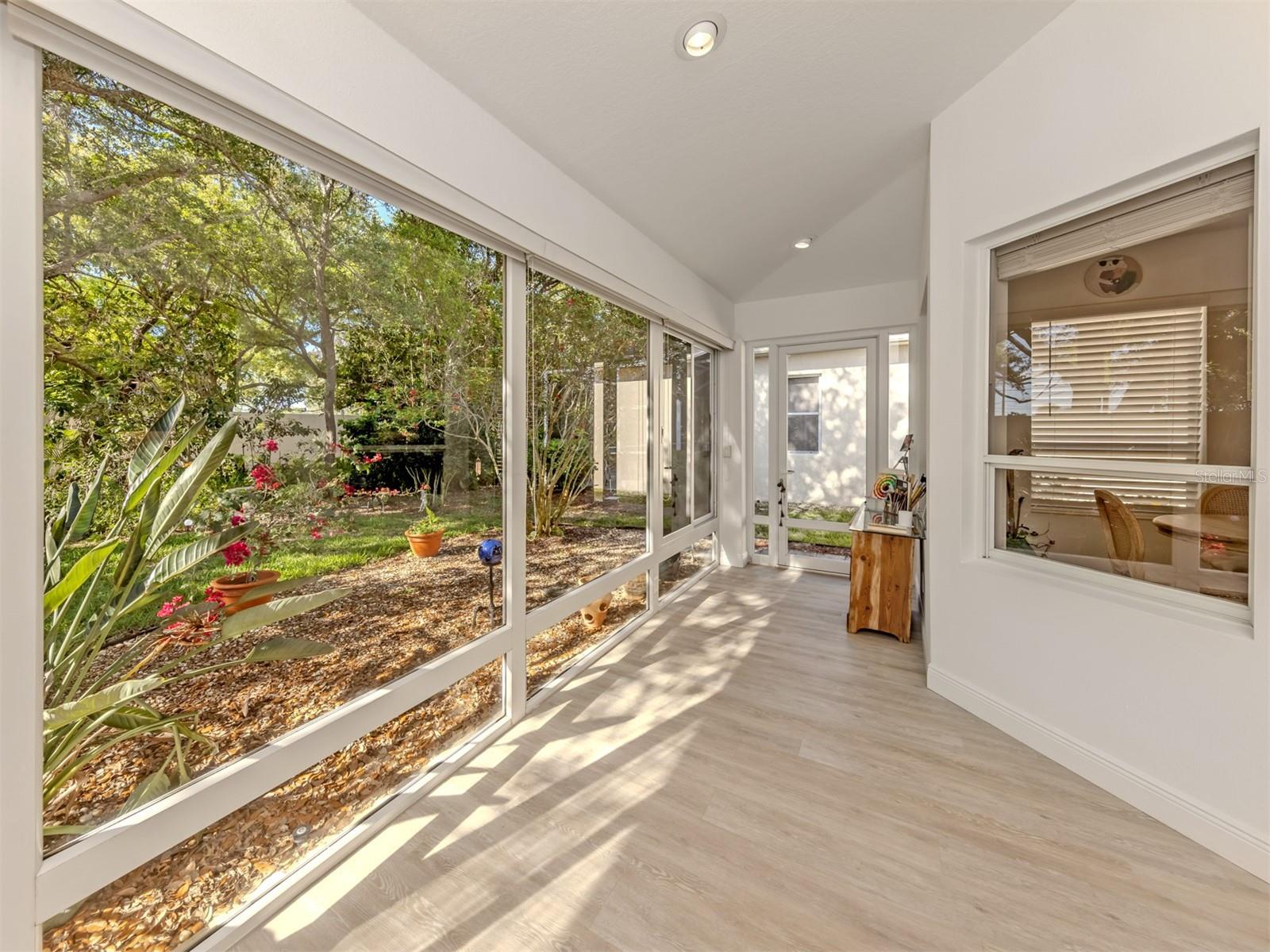 Image 18 of 44 For 404 Pinewood Lake Drive