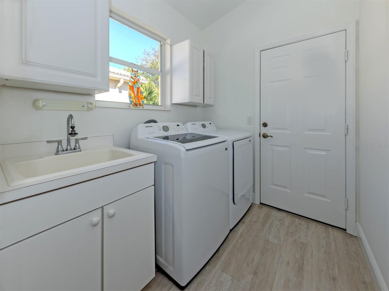 Image 24 of 44 For 404 Pinewood Lake Drive